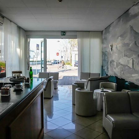 Hotel Venus Rimini Bagian luar foto