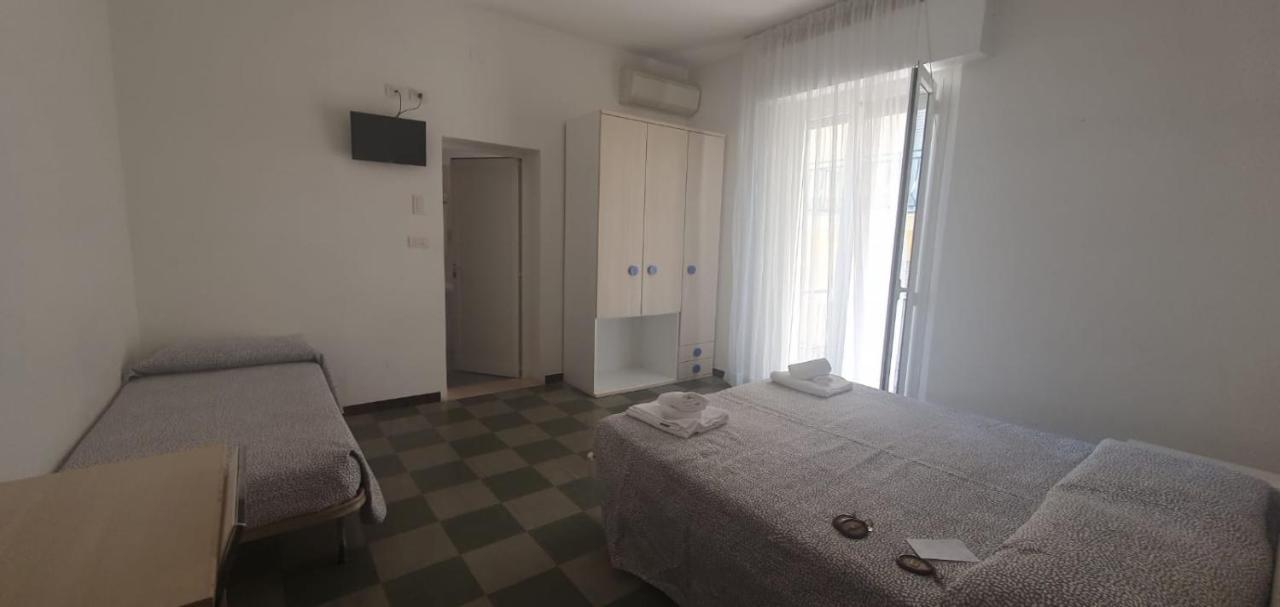 Hotel Venus Rimini Bagian luar foto