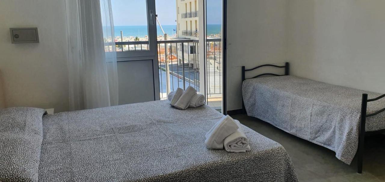 Hotel Venus Rimini Bagian luar foto