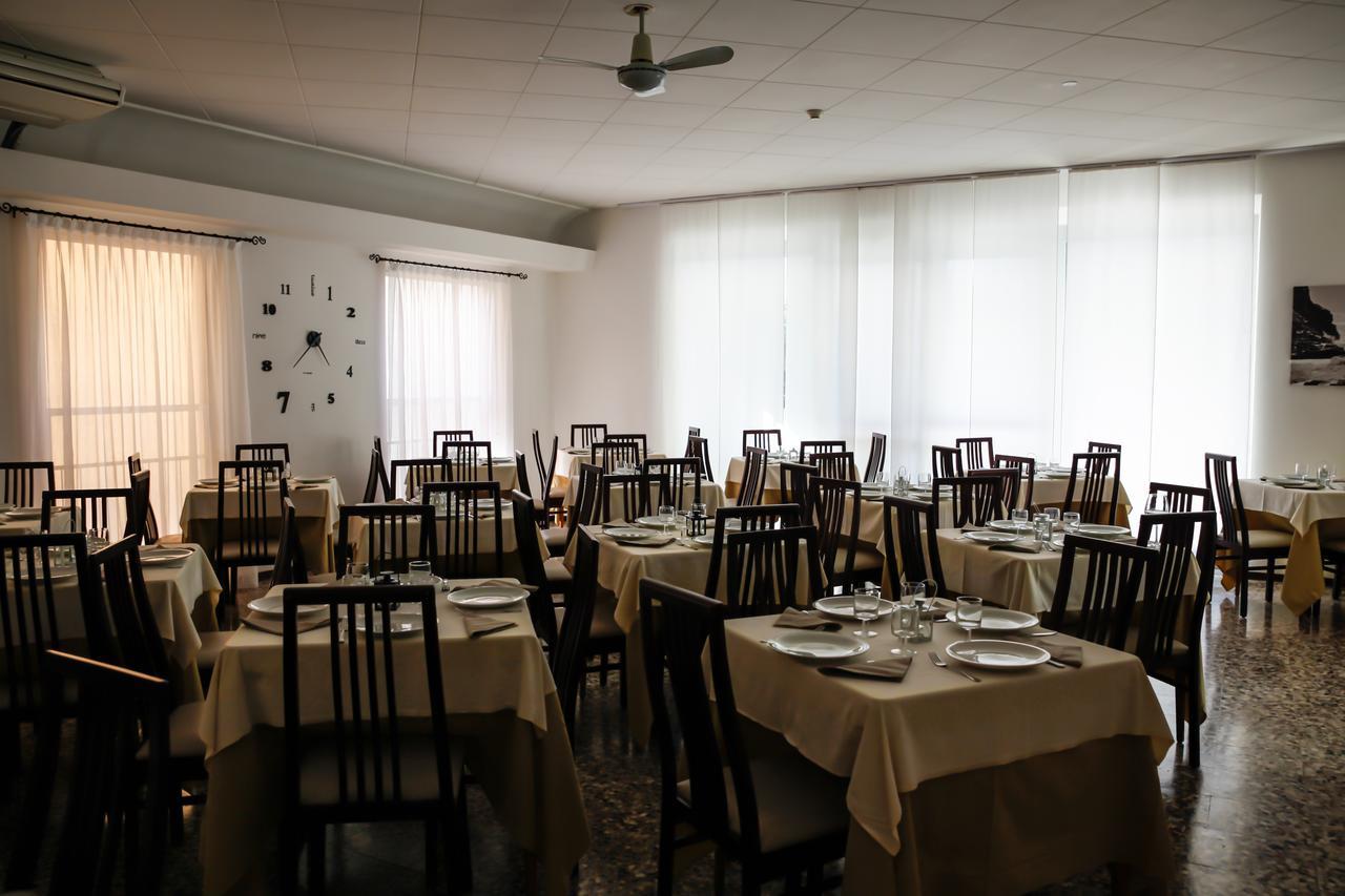 Hotel Venus Rimini Bagian luar foto