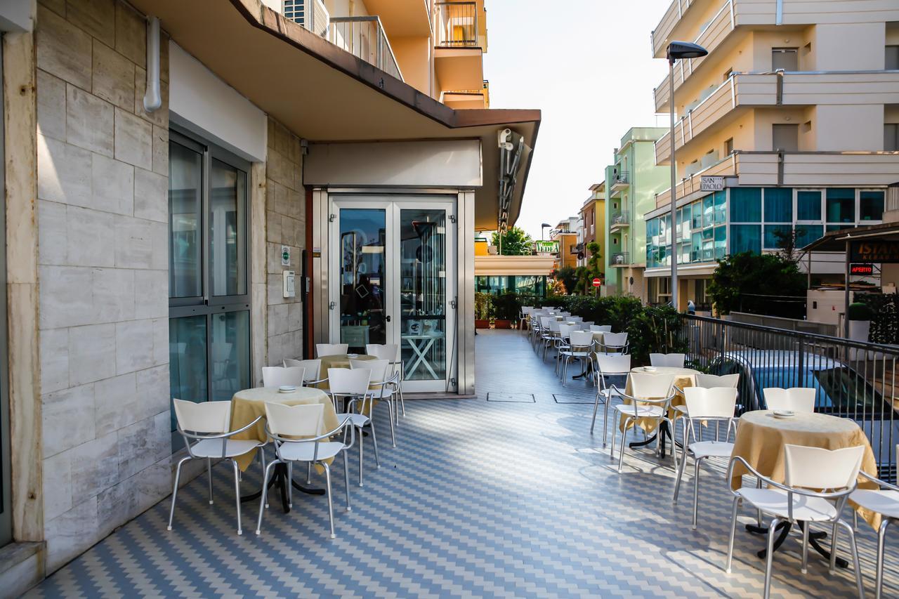 Hotel Venus Rimini Bagian luar foto