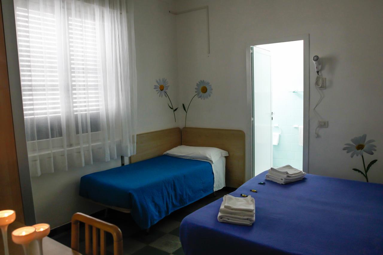 Hotel Venus Rimini Bagian luar foto