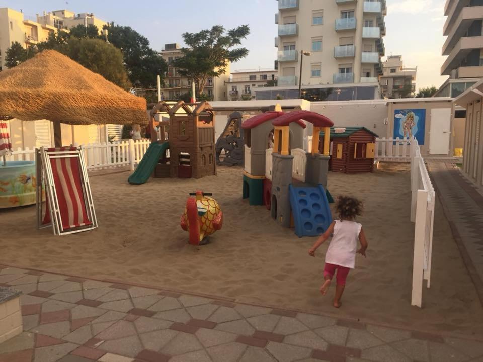 Hotel Venus Rimini Bagian luar foto