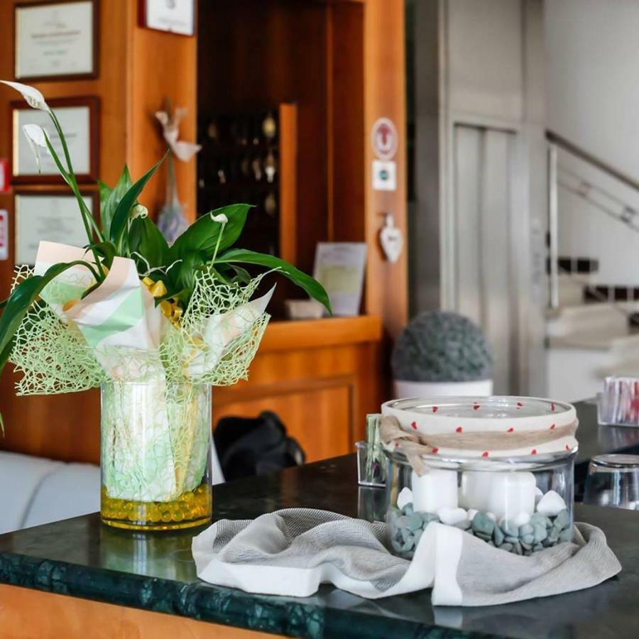 Hotel Venus Rimini Bagian luar foto